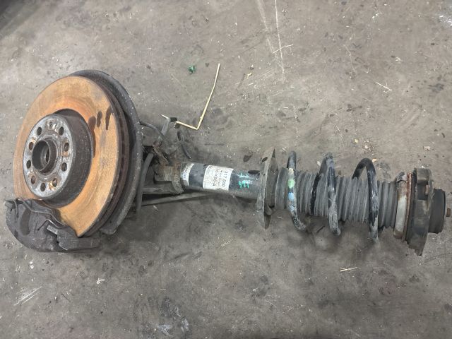 bontott AUDI TT Jobb első Gólyaláb (Lengécsillapító, Rugó)