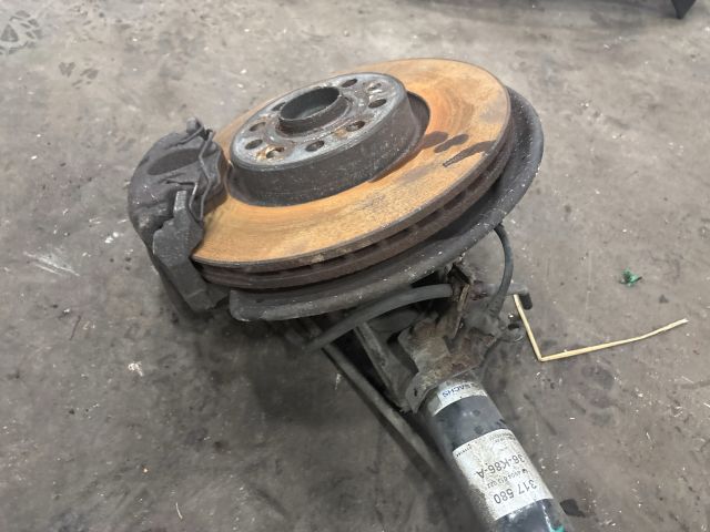 bontott AUDI TT Jobb első Gólyaláb (Lengécsillapító, Rugó)