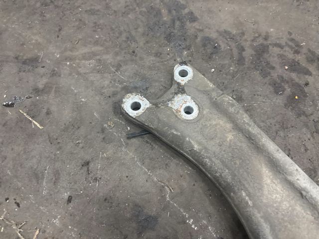 bontott AUDI TT Jobb első Lengőkar