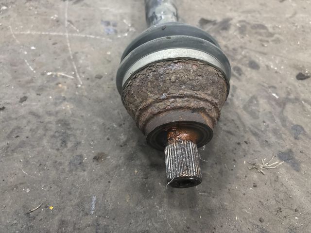 bontott AUDI TT Jobb Féltengely