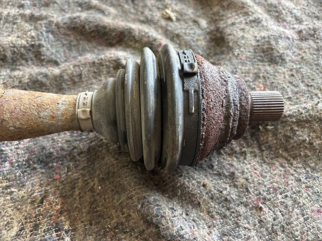 bontott AUDI TT Jobb Féltengely