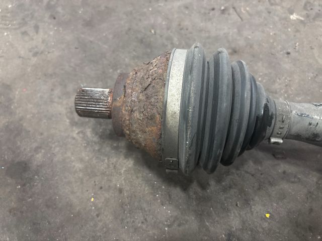 bontott AUDI TT Jobb Féltengely