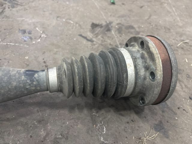 bontott AUDI TT Jobb Féltengely