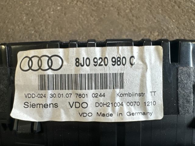 bontott AUDI TT Kilométeróra