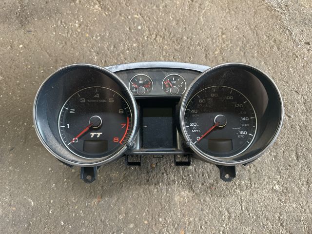 bontott AUDI TT Kilométeróra