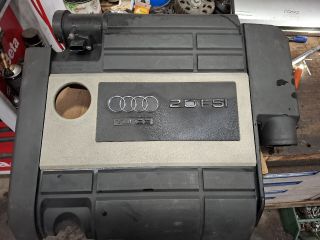 bontott AUDI TT Légszűrő Ház