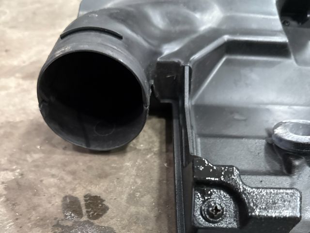 bontott AUDI TT Légszűrő Ház