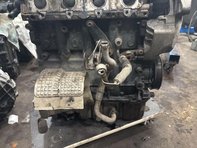 bontott AUDI TT Motor (Fűzött blokk hengerfejjel)