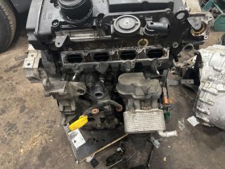 bontott AUDI TT Motor (Fűzött blokk hengerfejjel)