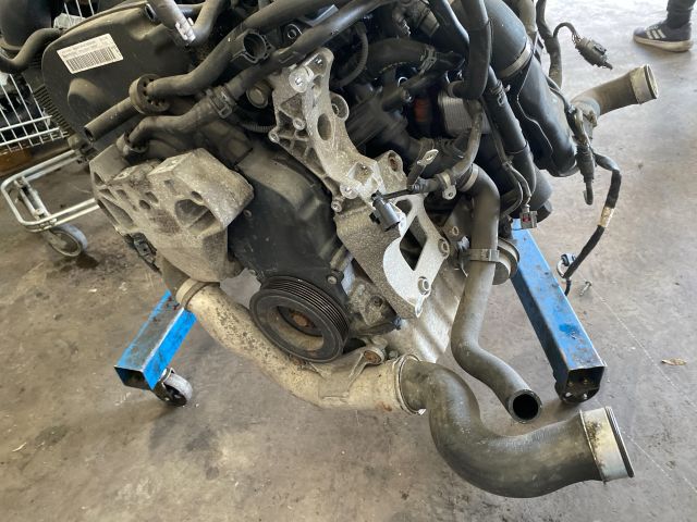 bontott AUDI TT Motor (Fűzött blokk hengerfejjel)