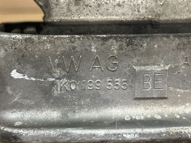 bontott AUDI TT Motor Tartó Bak Bal