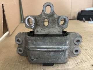 bontott AUDI TT Motor Tartó Bak Bal