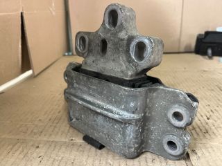 bontott AUDI TT Motor Tartó Bak Bal