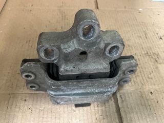 bontott AUDI TT Motor Tartó Bak Bal