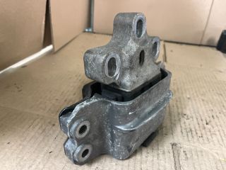 bontott AUDI TT Motor Tartó Bak Bal
