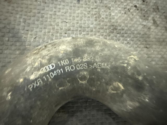 bontott AUDI TT Turbócső