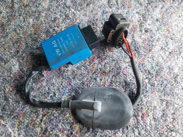 bontott AUDI TT Üzemanyag Szivattyú Relé