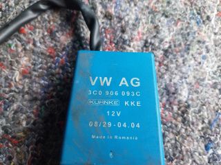 bontott AUDI TT Üzemanyag Szivattyú Relé