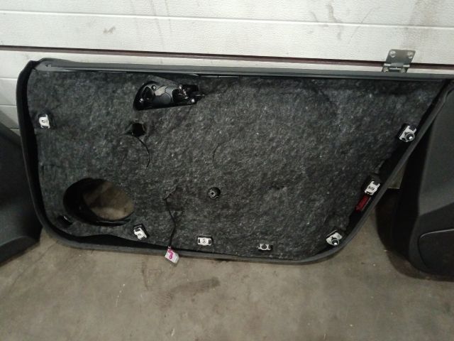 bontott AUDI TT Ajtó Kárpit Szett