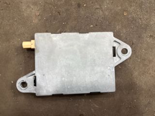 bontott AUDI TT Antenna Erősítő