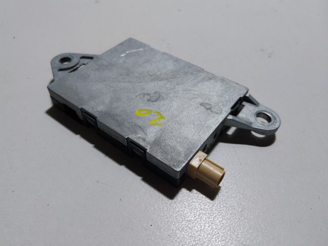 bontott AUDI TT Antenna Erősítő