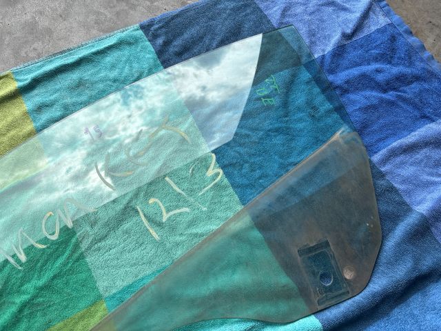 bontott AUDI TT Bal első Ablak