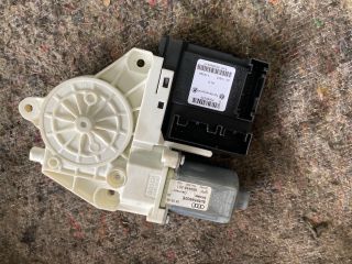 bontott AUDI TT Bal első Ablakemelő Motor