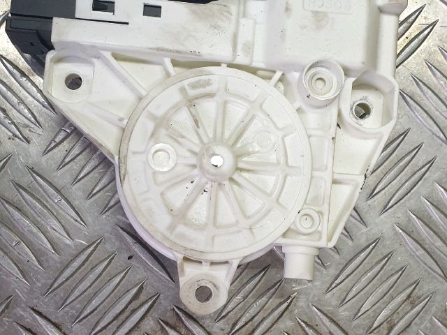 bontott AUDI TT Bal első Ablakemelő Motor