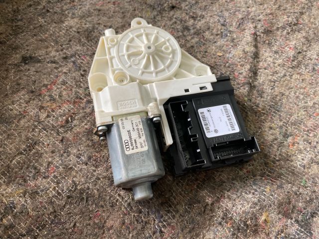 bontott AUDI TT Bal első Ablakemelő Motor