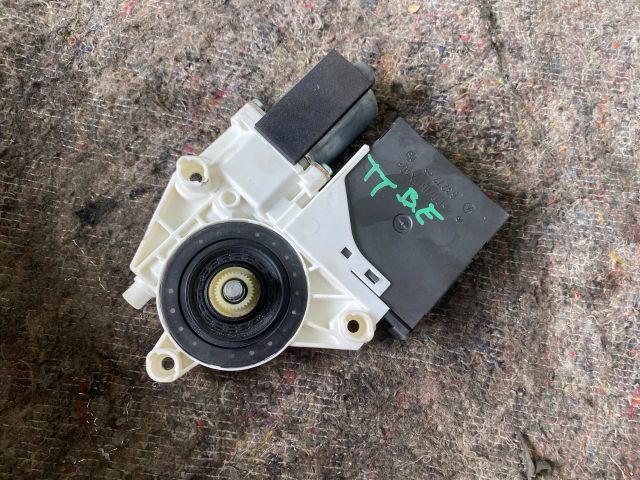 bontott AUDI TT Bal első Ablakemelő Motor