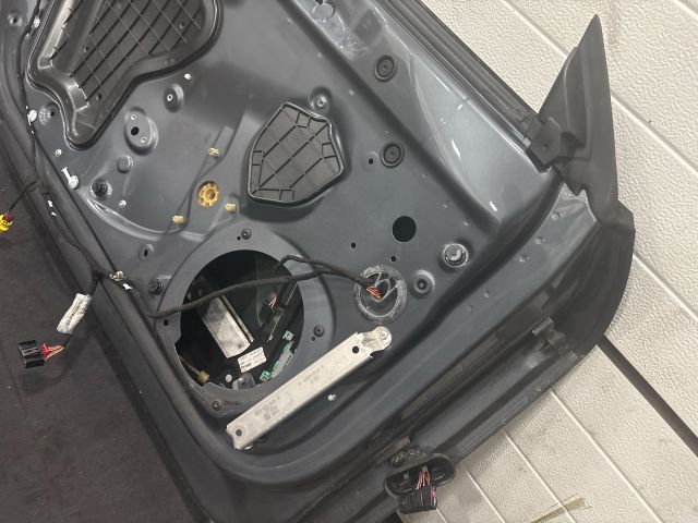 bontott AUDI TT Bal első Ajtó (Részeivel)