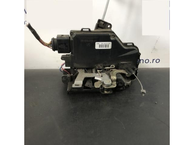 bontott AUDI TT Bal első Ajtózár