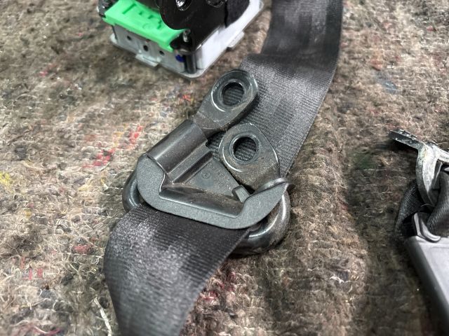 bontott AUDI TT Bal első Biztonsági Öv