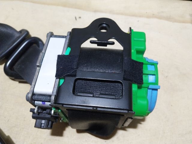 bontott AUDI TT Bal első Biztonsági Öv