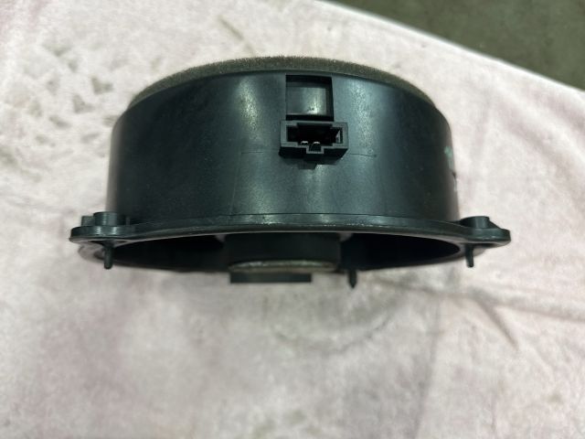 bontott AUDI TT Bal első Hangszóró