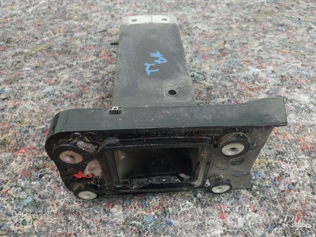 bontott AUDI TT Bal első Lökhárító Merevítő Tartó (Fém)