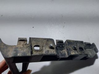 bontott AUDI TT Bal első Lökhárító Tartó (Műanyag)