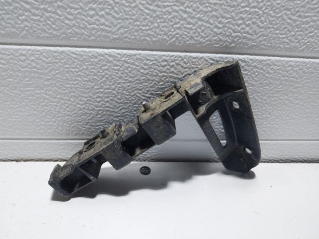 bontott AUDI TT Bal első Lökhárító Tartó (Műanyag)