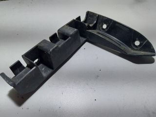 bontott AUDI TT Bal első Lökhárító Tartó (Műanyag)