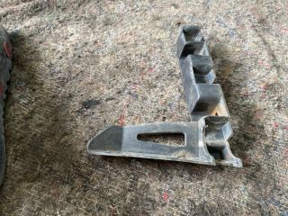 bontott AUDI TT Bal első Lökhárító Tartó (Műanyag)