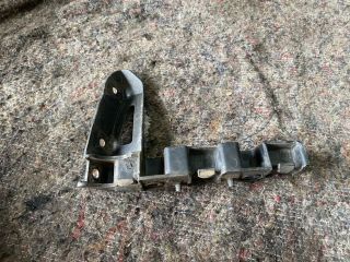 bontott AUDI TT Bal első Lökhárító Tartó (Műanyag)