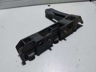 bontott AUDI TT Bal első Lökhárító Tartó (Műanyag)