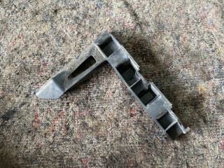 bontott AUDI TT Bal első Lökhárító Tartó (Műanyag)