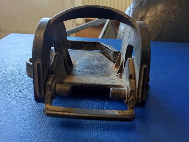 bontott AUDI TT Bal Fényszórómosó Fedél