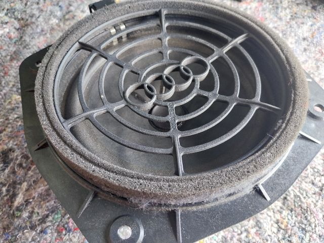 bontott AUDI TT Bal hátsó Hangszóró