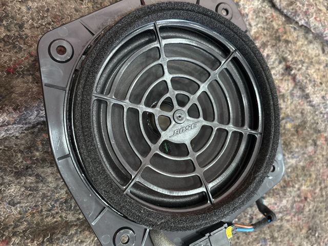 bontott AUDI TT Bal hátsó Hangszóró