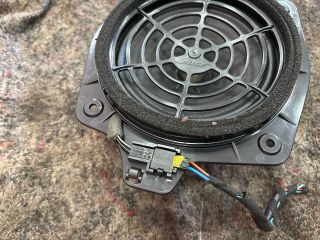 bontott AUDI TT Bal hátsó Hangszóró