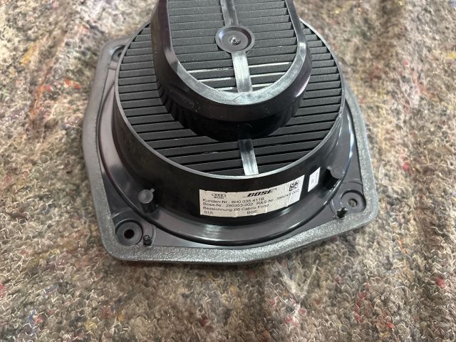 bontott AUDI TT Bal hátsó Hangszóró