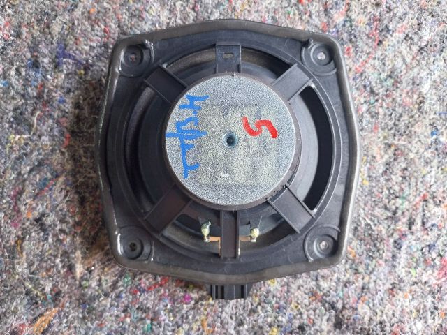 bontott AUDI TT Bal hátsó Hangszóró