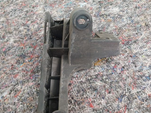 bontott AUDI TT Bal hátsó Lökhárító Tartó (Műanyag)